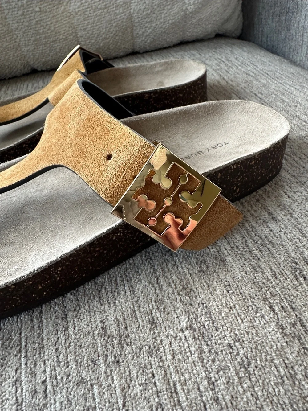 TORY BURCH Mellow thong sandals Women's Tan Suede Thong with Cork Footbed 8.5